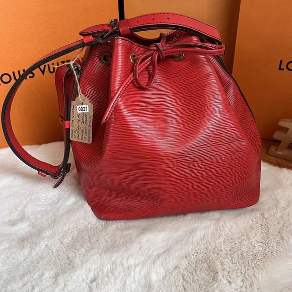 Louis Vuitton Handbags - Authentic LOUIS VUITTON Petit Noe Drawstring Shoulder Bag Epi Leather Red 0021